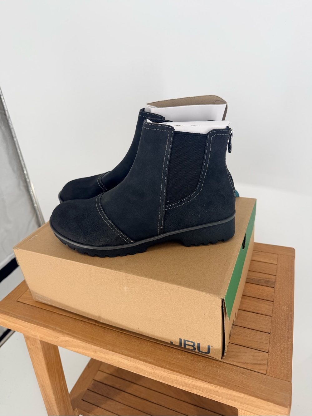 New JBU FALL 2022 WOMENS Black Suede Chelsea Boot - Comfortable Boots size 8 M